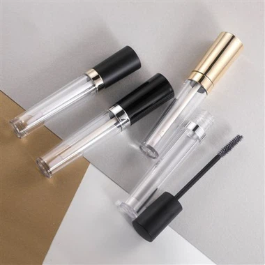 Conteneurs de brillant à lèvres