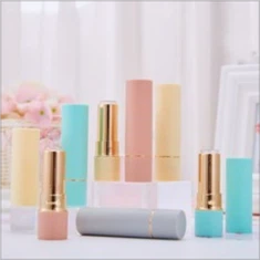 Conteneurs de rouge à lèvres personnalisés