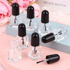 Bouteilles de vernis gel vides