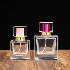 Parfum en flacon rose